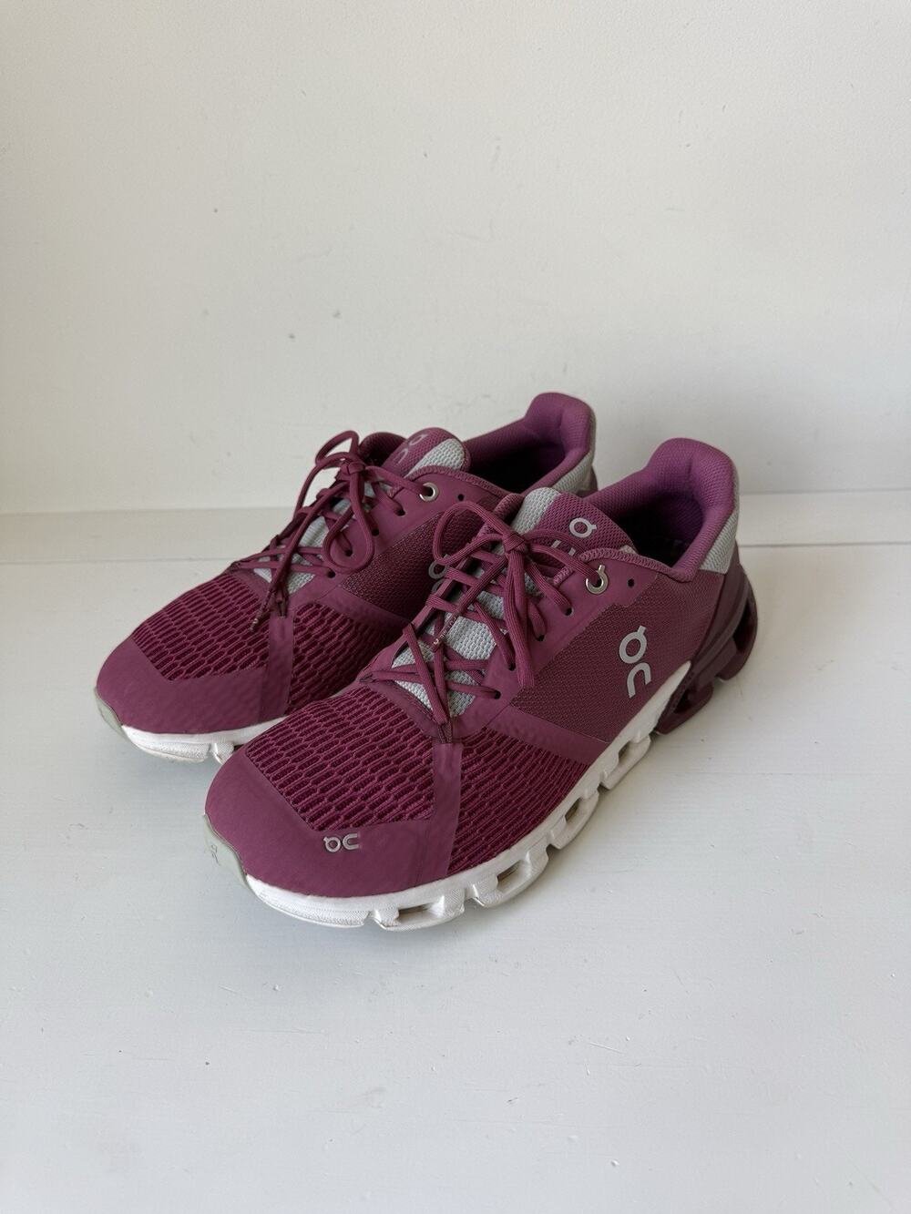 On Cloudflyer Shoes Women's Size 10.5 Burgundy Running Athletic Comfort Sneaker